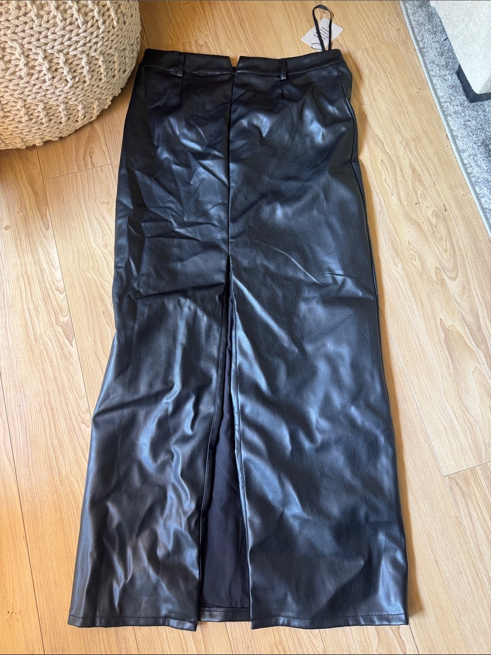 Women's Black Faux Leather Pencil Midi Skirt - Picture 3 of 3